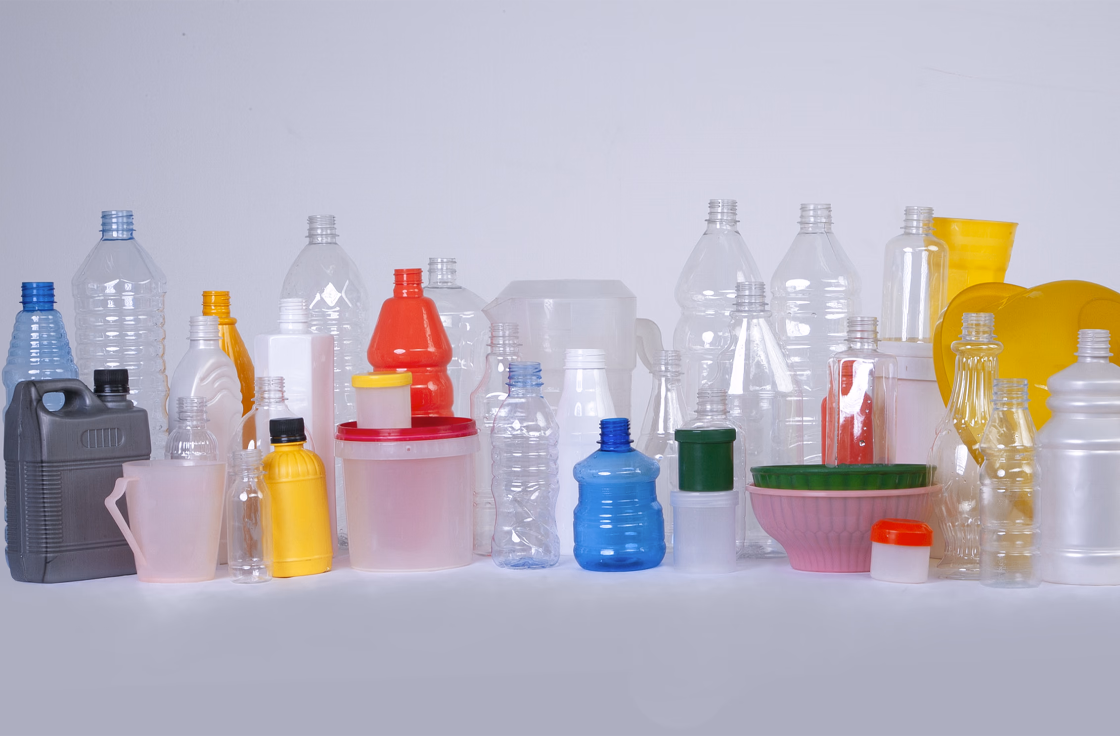 La gamme d'emballages plastiques SECOS : bouteilles, flacons, pots, gobelets et bidons